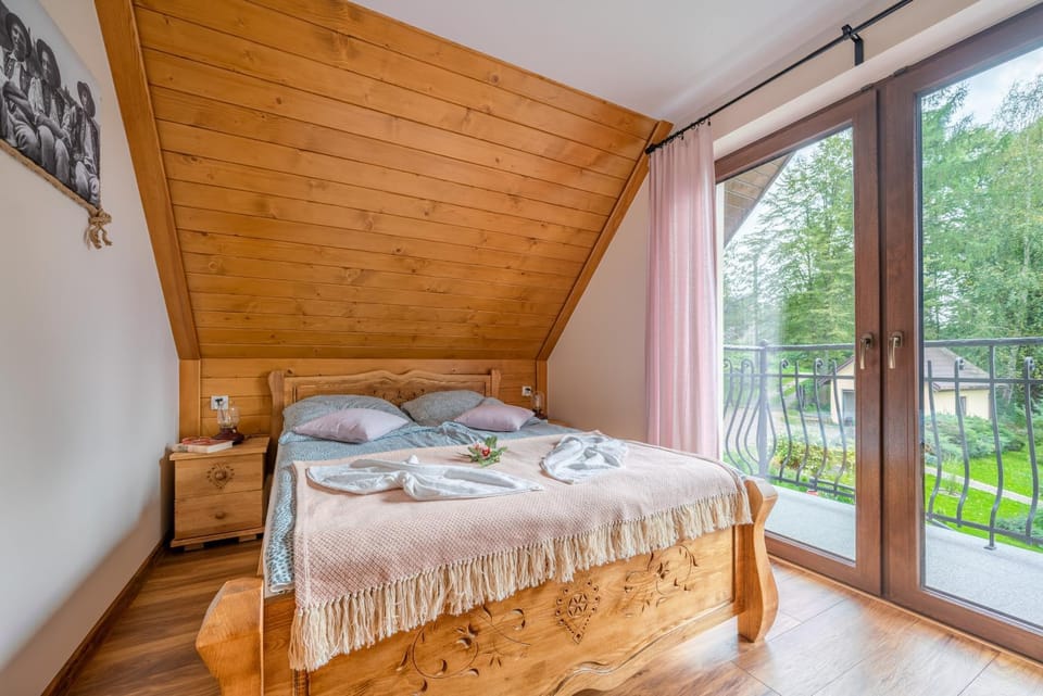 Bed, View (from property/room), View (from property/room), Balcony/Terrace, Other, Other, Other, Photo of the whole room, Decorative detail, Decorative detail, Bedroom, towels