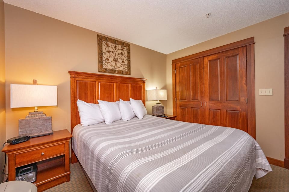 A116 One Bedroom Standard View Apartment in Deep Creek Lake