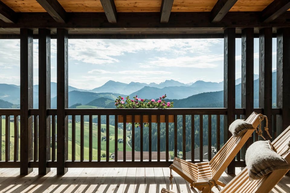 Balcony/Terrace, Mountain view