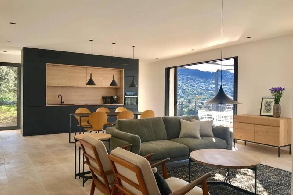 Living room, Dining area, air conditioner