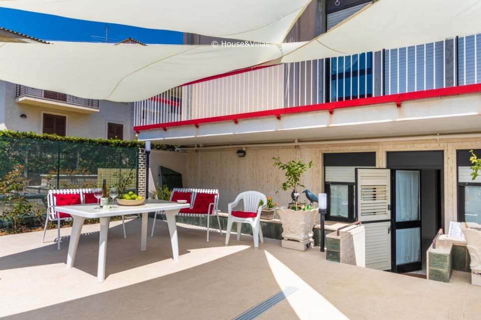 Patio, Seating area, Dining area