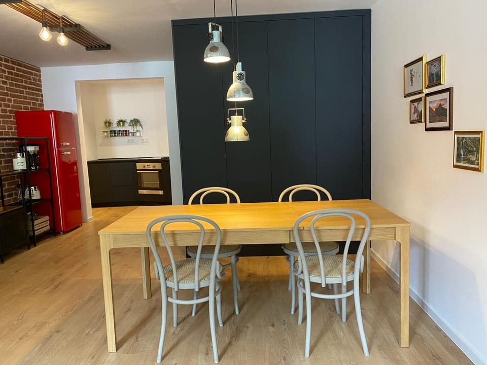 Kitchen or kitchenette, Dining area, kitchen