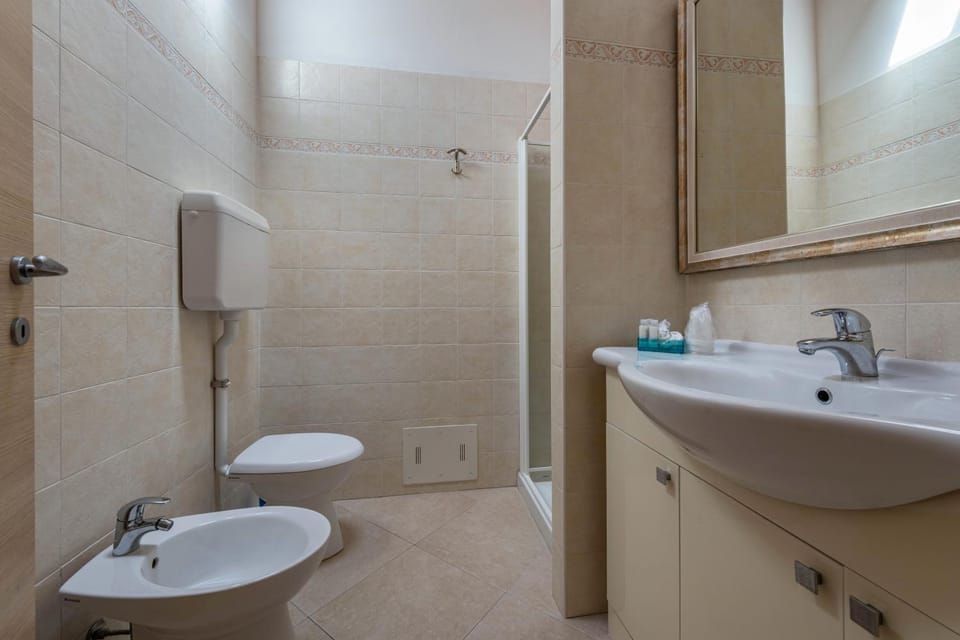 Bathroom, Living room