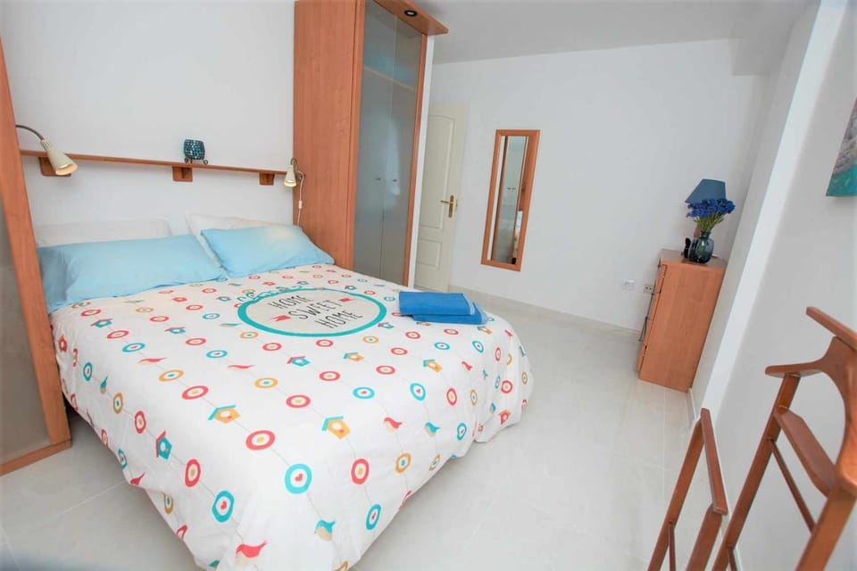 Bed, Photo of the whole room