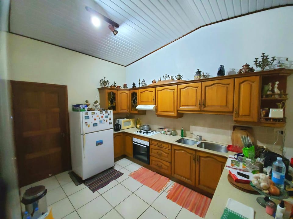 Kitchen or kitchenette, Communal kitchen