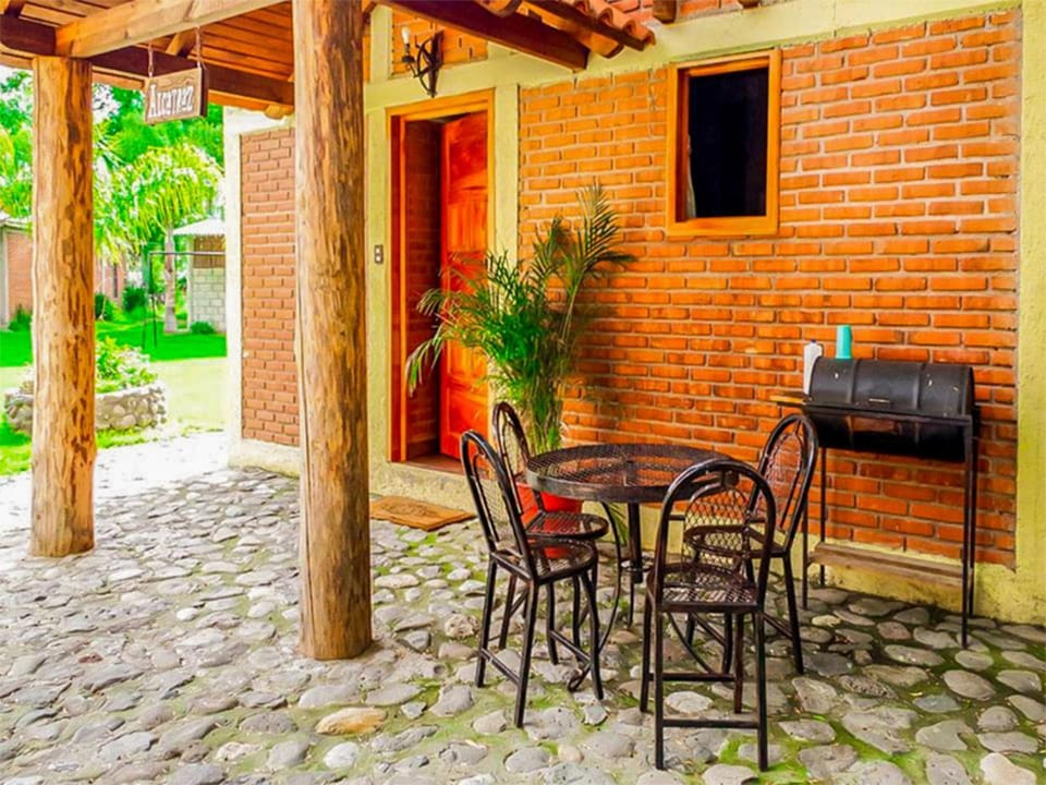 Patio, Day, Dining area