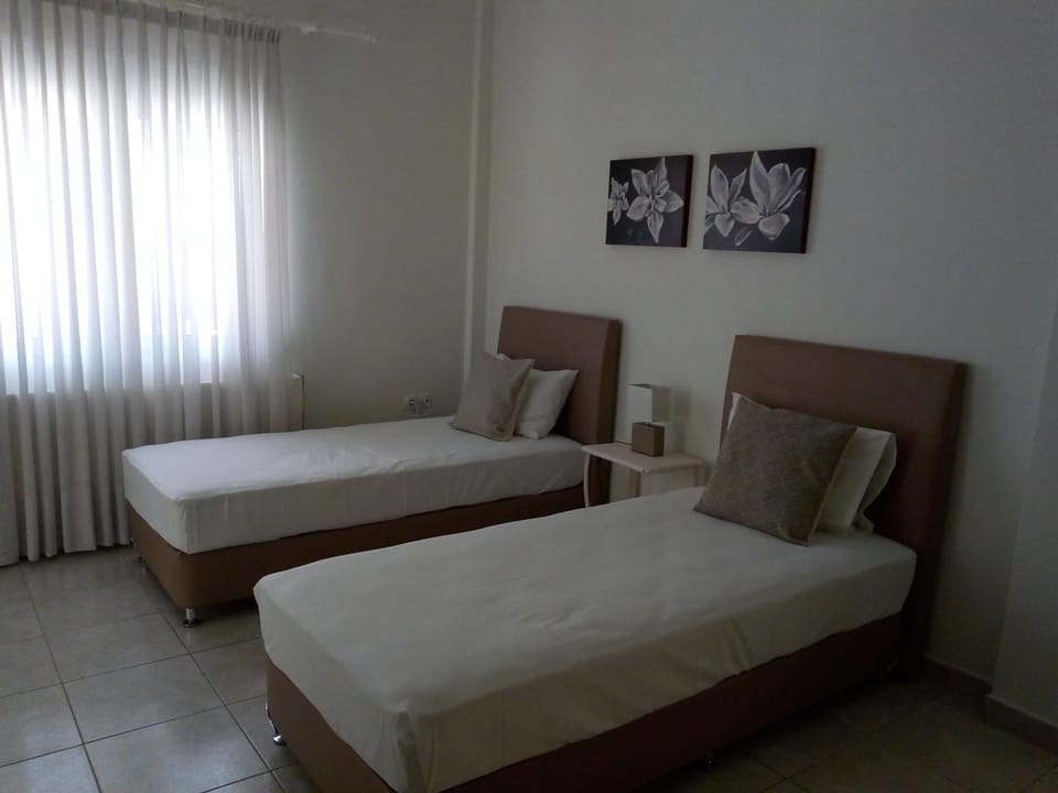 Bedroom, locker