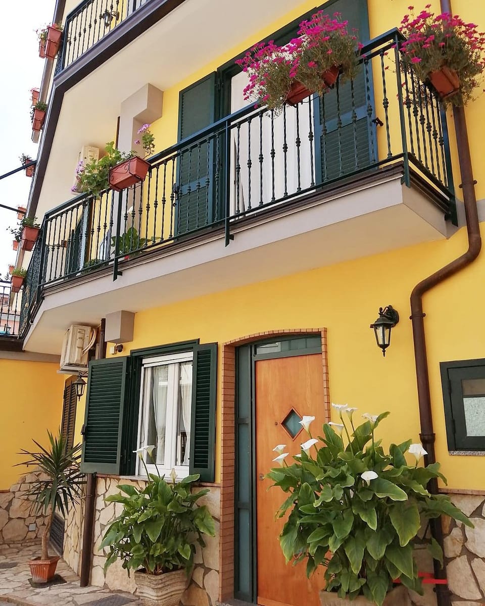 Property building, Facade/entrance