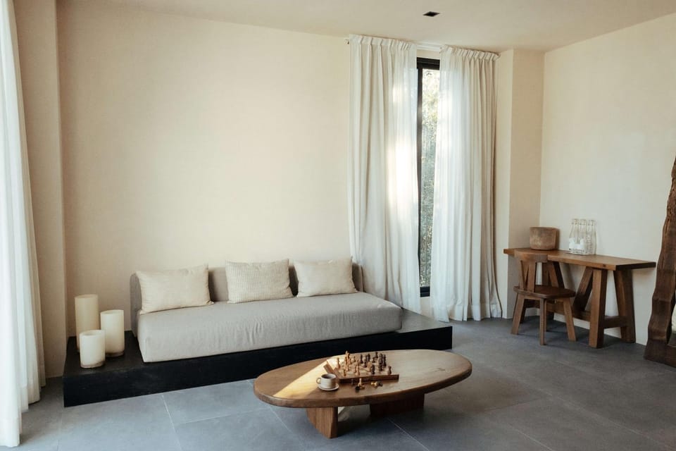 Seating area, Bedroom