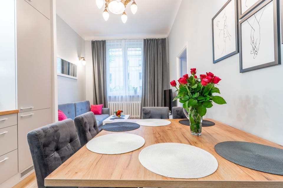 Communal lounge/ TV room, Dining area
