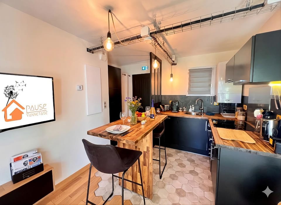 Coffee/tea facilities, kitchen