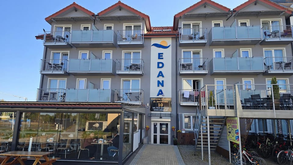 Property building, Restaurant/places to eat, Breakfast