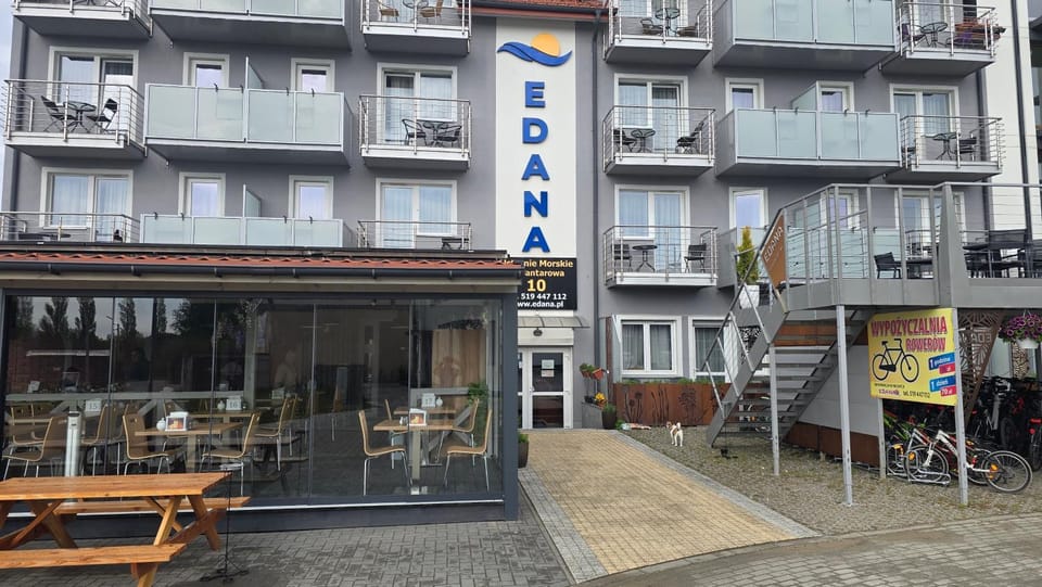 Property building, Restaurant/places to eat, Breakfast