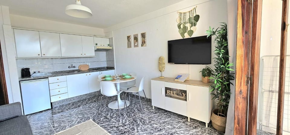 Apartment with pool Las Américas by Vapagó Tenerife Apartment in Costa Adeje
