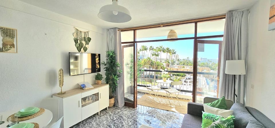 Apartment with pool Las Américas by Vapagó Tenerife Apartment in Costa Adeje