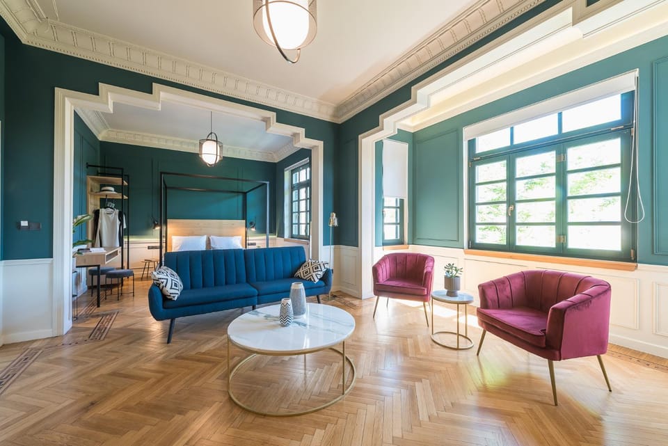 Living room, Seating area