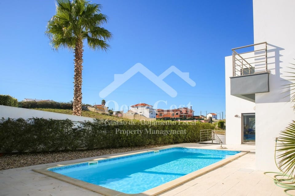 Property building, Balcony/Terrace, Swimming pool