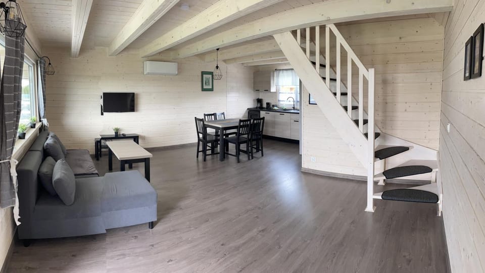 TV and multimedia, Kitchen or kitchenette, Seating area, air conditioner
