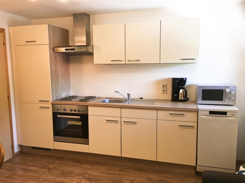 Kitchen or kitchenette, Food and drinks