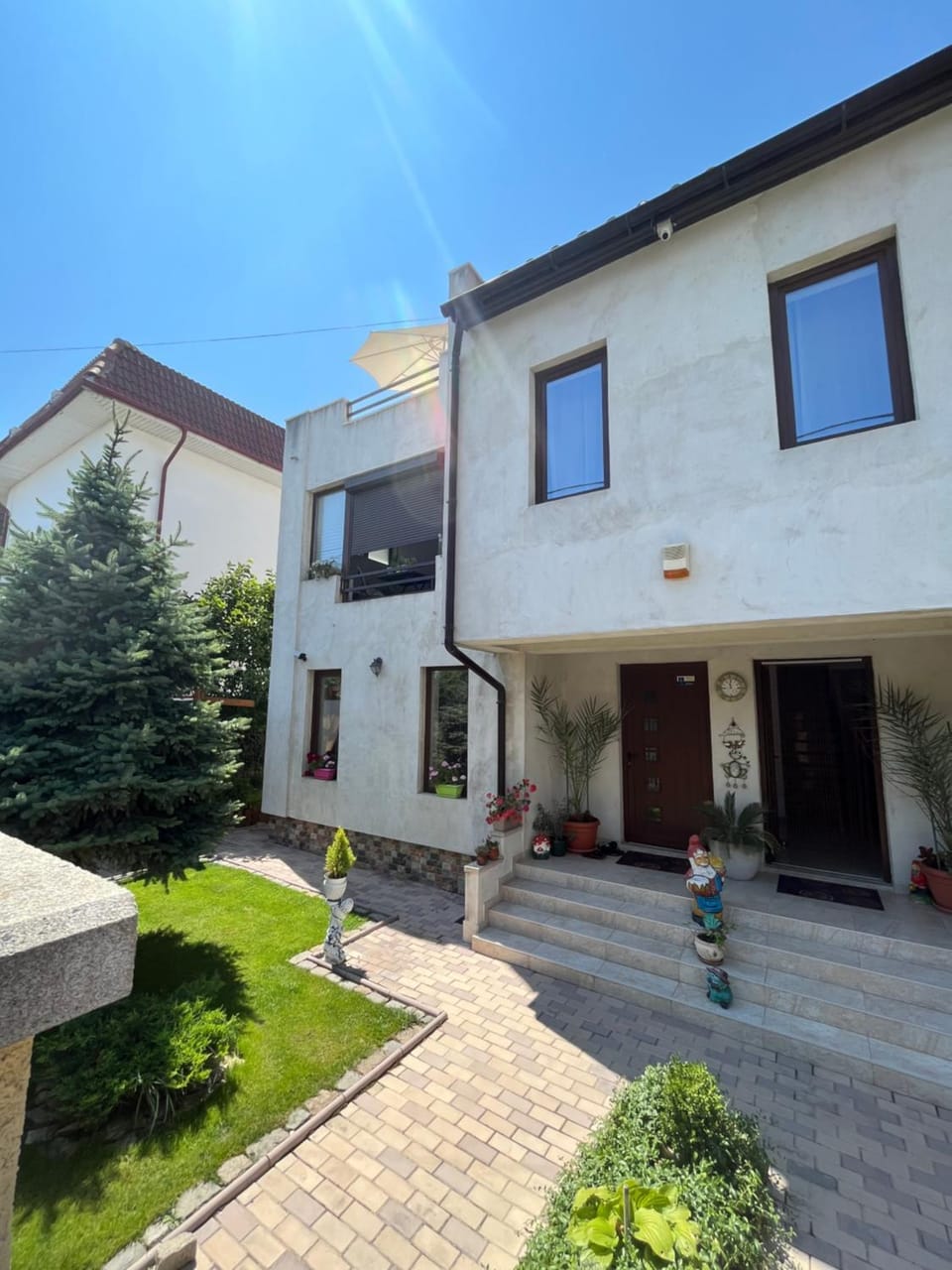 Property building, Garden view