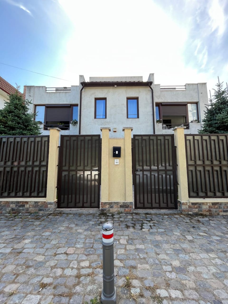 Property building, Facade/entrance