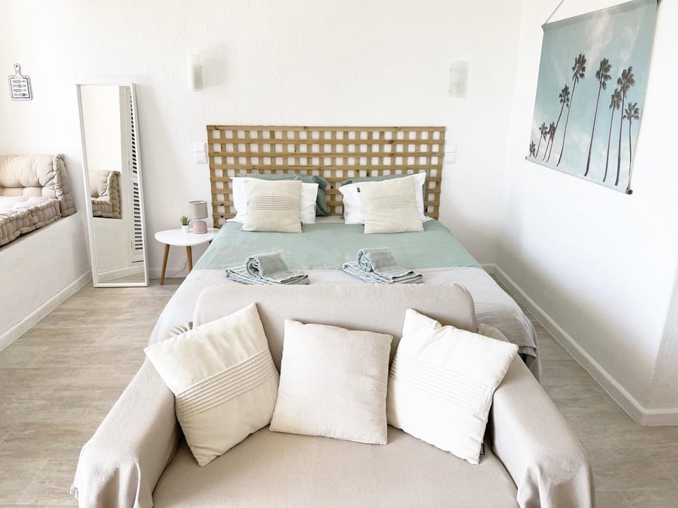 Bed, Decorative detail, Bedroom