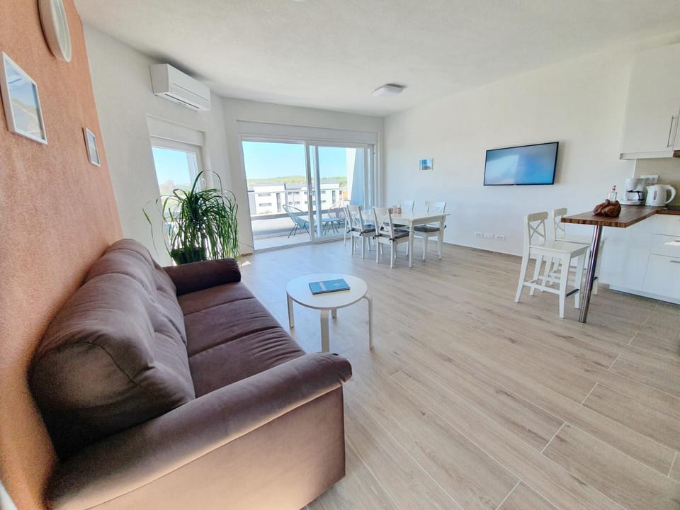 Living room, Seating area, Dining area