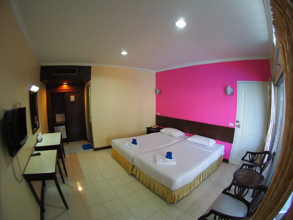 Jed Pee Nong Hotel โรงแรมเจ็ดพี่น้อง Hotel in Hua Hin District
