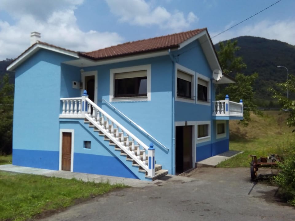 Casa Entremolin House in Asturias