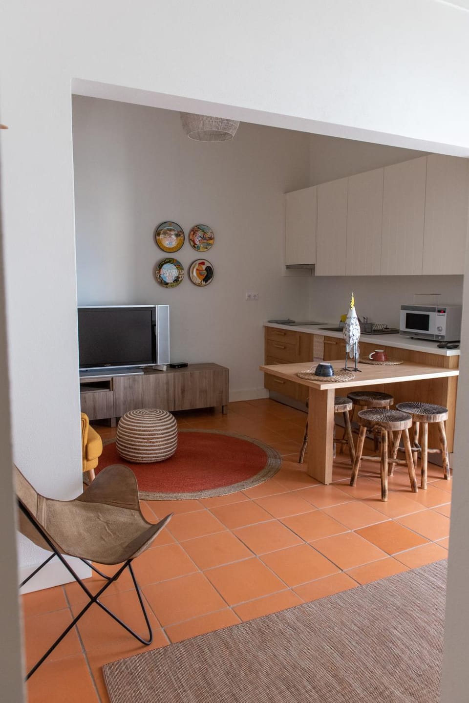 Kitchen or kitchenette, Seating area, Dining area