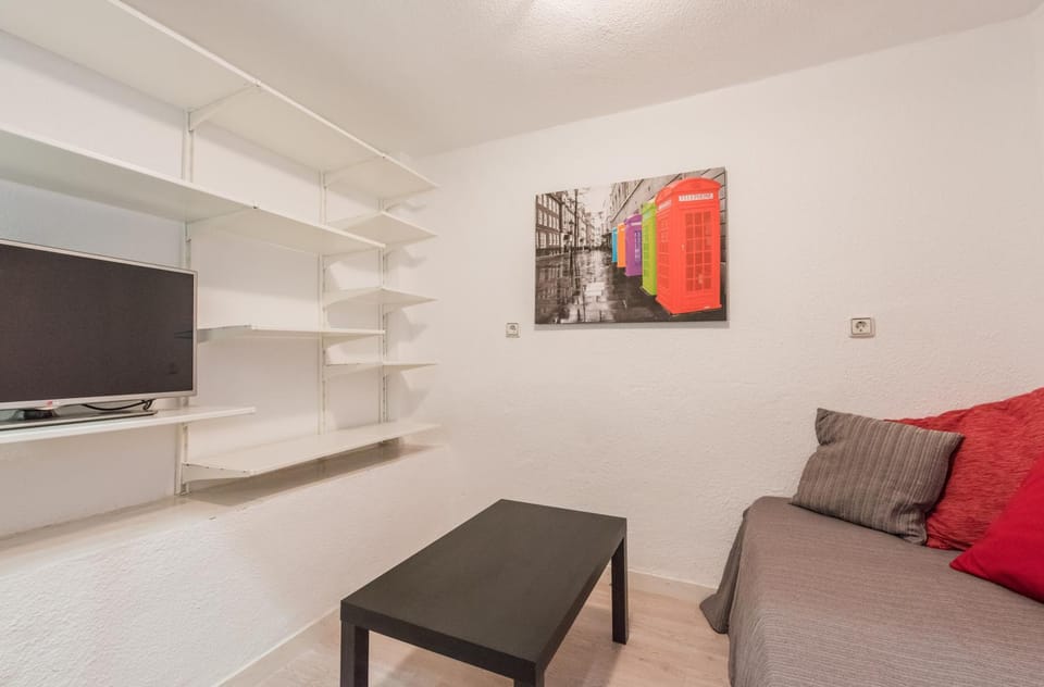 Bed, TV and multimedia, Living room, Bedroom