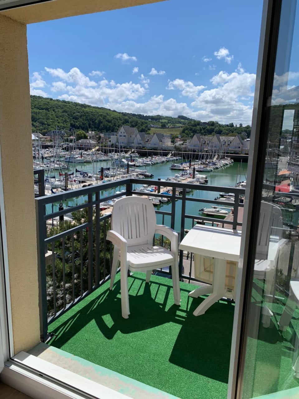 VILLA CATHY DUPLEX PLEIN SUD VUE PORT avec PISCINE INTERIEURE CHAUFFÉE Apartment in Cabourg