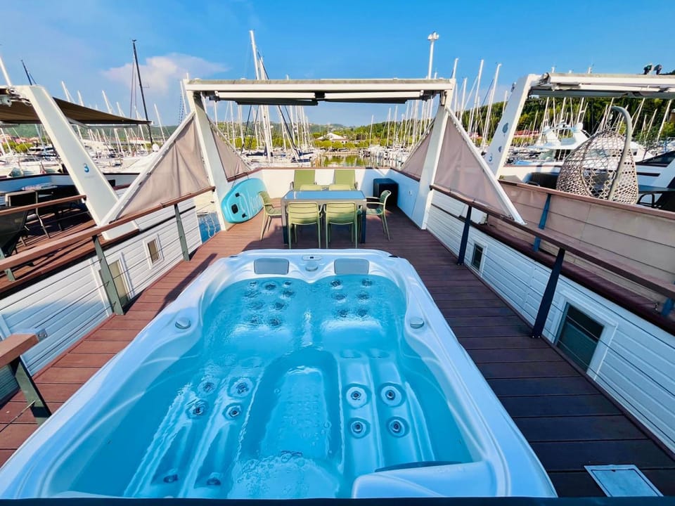 View (from property/room), Balcony/Terrace, Pool view, Swimming pool