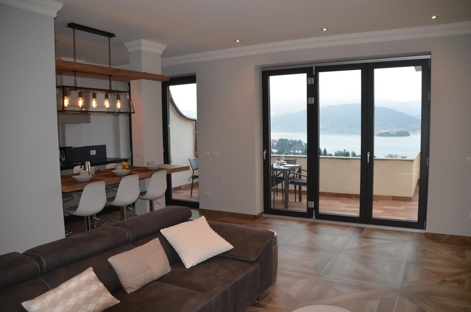 Le Terrazze, Via Selvalunga 1, Stresa Apartment in Stresa