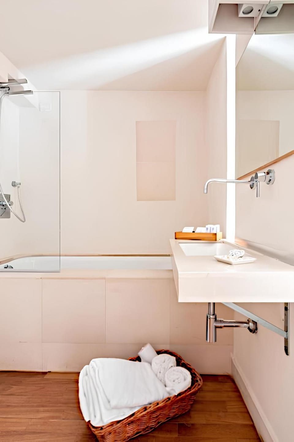 Bathroom, Bath, towels