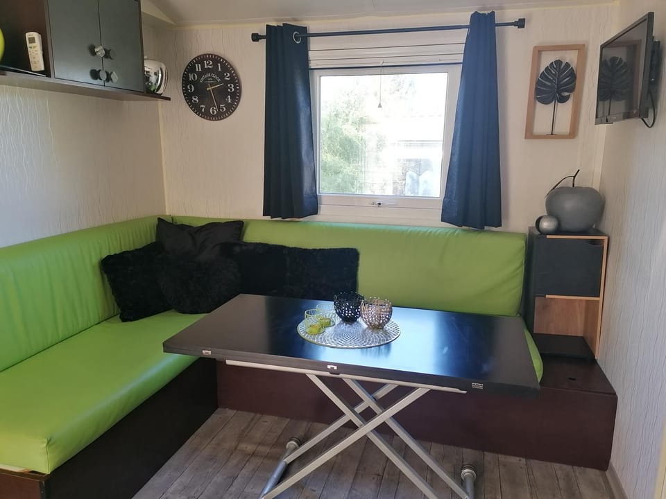 Mobil-Home Cosy Climatisé 3 chambres Campground/ 
RV Resort in Occitanie
