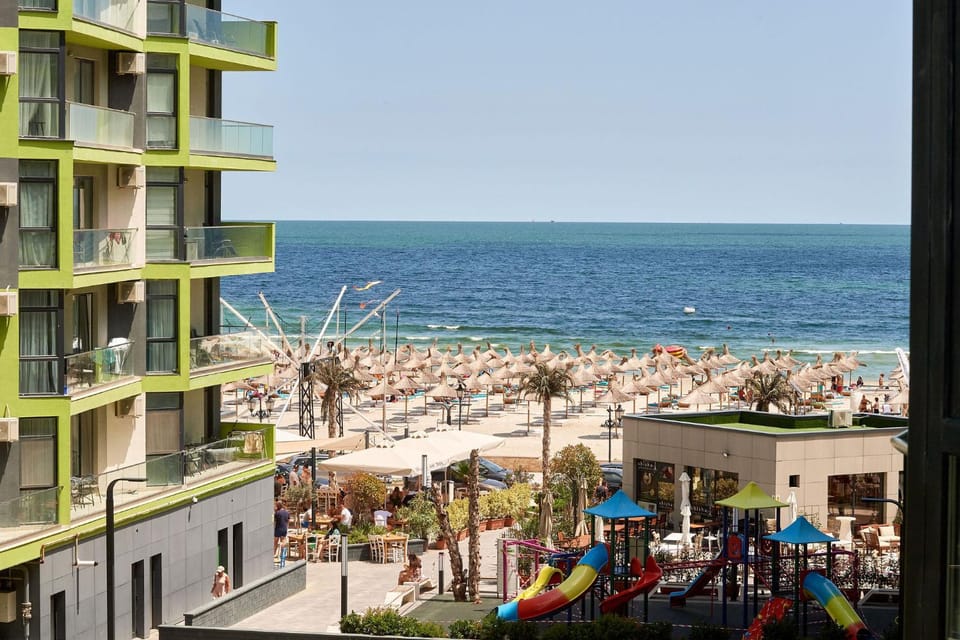 Regatta Sea View Apartment Spa n Pool Beach resort Apartment in Constanța County