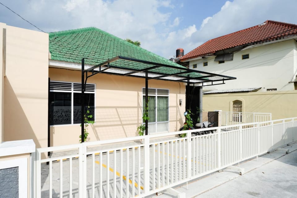 Facade/entrance