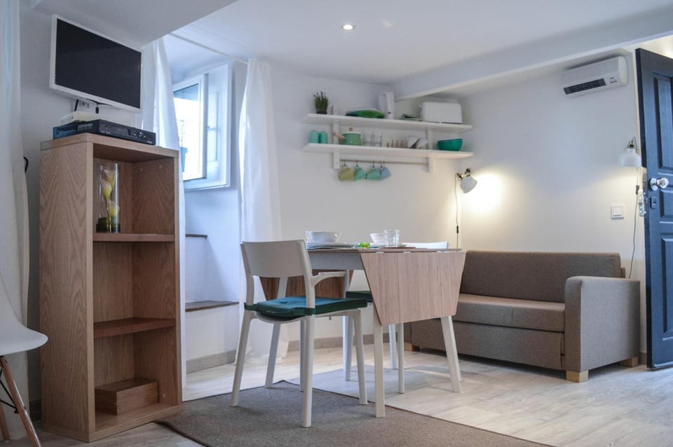 Alfama Loft, Santa Apolonia Apartment in Lisbon