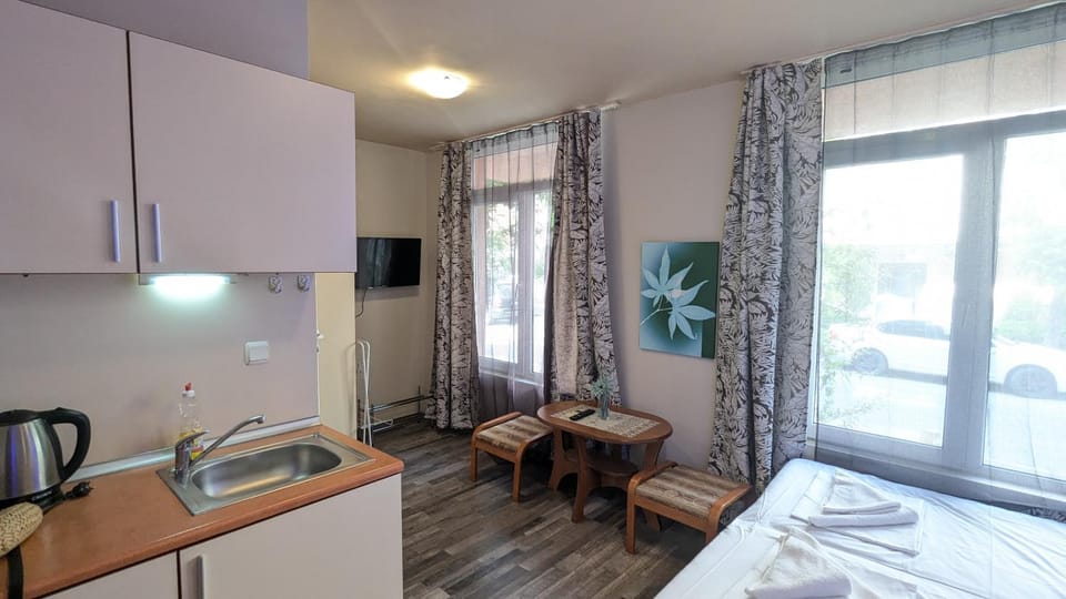 Compact studio with an indoor pool near Cacao Beach by Flаt Manаger Apartment in Sunny Beach