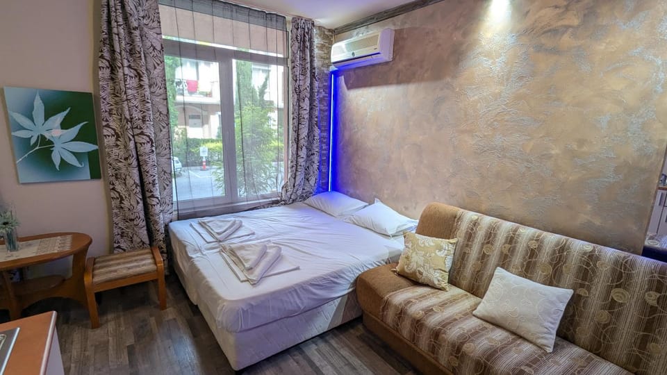 Compact studio with an indoor pool near Cacao Beach by Flаt Manаger Apartment in Sunny Beach