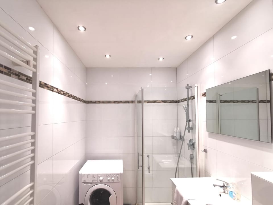 Shower, Bathroom, washing machine