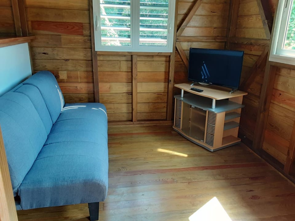 TV and multimedia, Seating area
