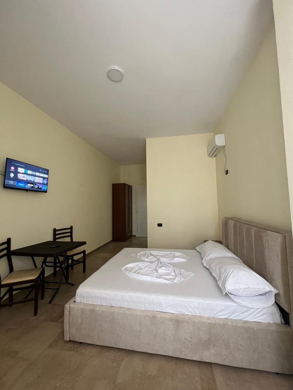 Hotel Antik Bed and Breakfast in Tirana County, Albania
