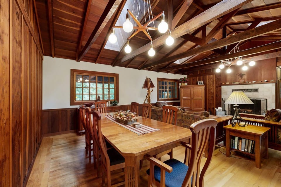 Little River Retreat- Dog Friendly with Grill House in Little River