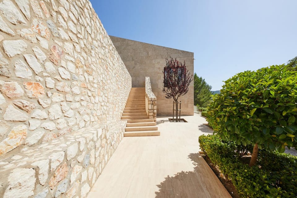 Property building, Patio, Facade/entrance