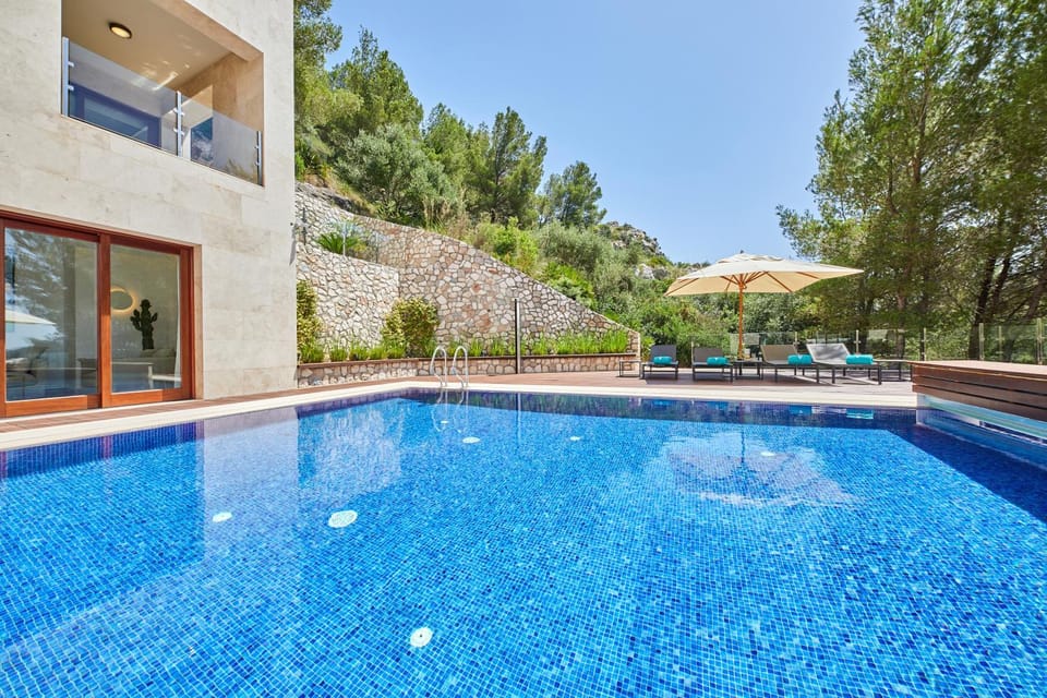 Property building, Swimming pool