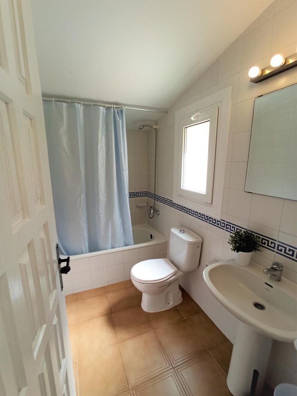 Bathroom, Decorative detail