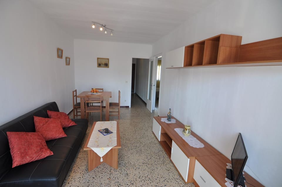TV and multimedia, Living room, Dining area