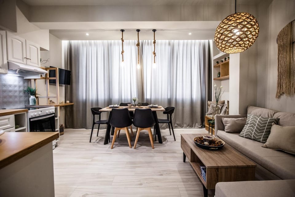 Kitchen or kitchenette, Living room, Seating area, Dining area